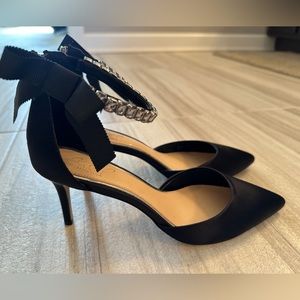 Jewel by Badgley Mischka black, ankle strap dress pump